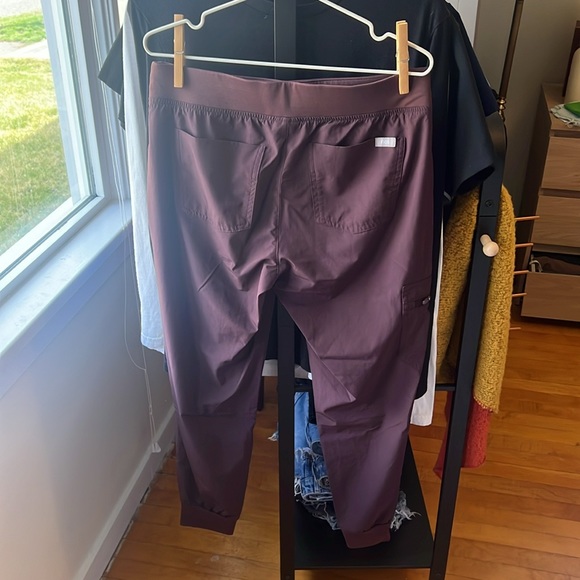 Figs Zamora jogger scrubs petite - Picture 2 of 2